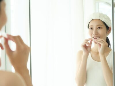 マウスピースを着ける女性